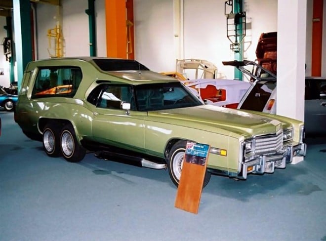 Cadillac TAG Function: Các nhà thiết kế xe hơi tại Franco Sbarro tiết lộ mẫu concept của mình tại Thụy Sĩ vào 1978. Cadillac TAG Function được xây dựng dựa trên thân và khung gầm chiếc Cadillac Eldorado. Xe sử dụng động cơ V8, 8.2 lít, dài hơn 6 mét. 23 trong số 25 chiếc đã được bán cho khách hàng. Trong xe có bốn ghế bành, hai điện thoại, màn hình TV CRT rất lớn, tủ lạnh, bàn gấp và sàn gỗ.